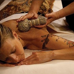 Thai herbal compress treatment designed to warm the body and invigorate the senses.